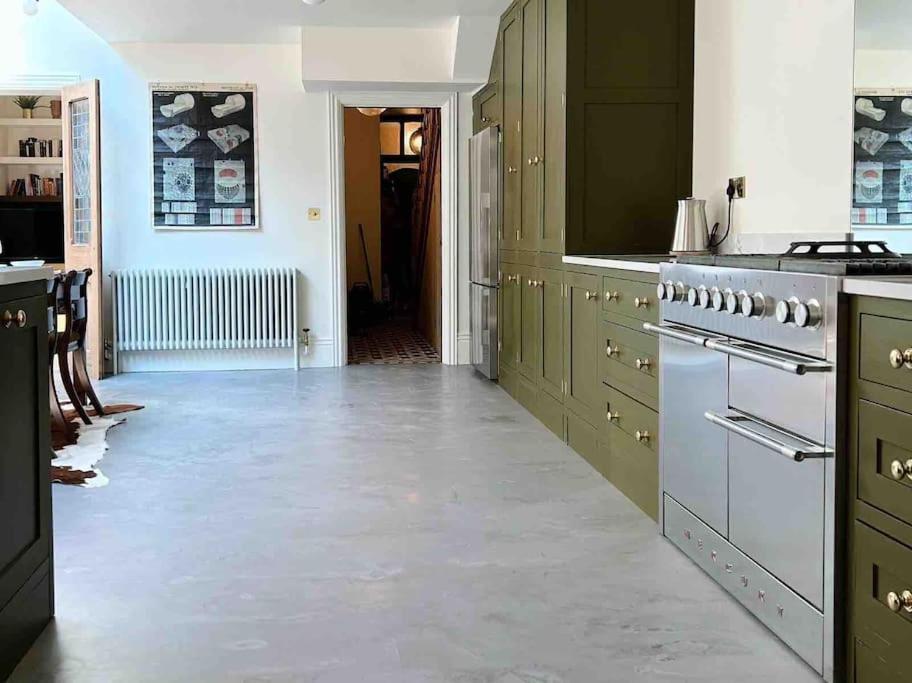 Luxury City Centre Townhouse - Sleeps 6 Chester Eksteriør bilde