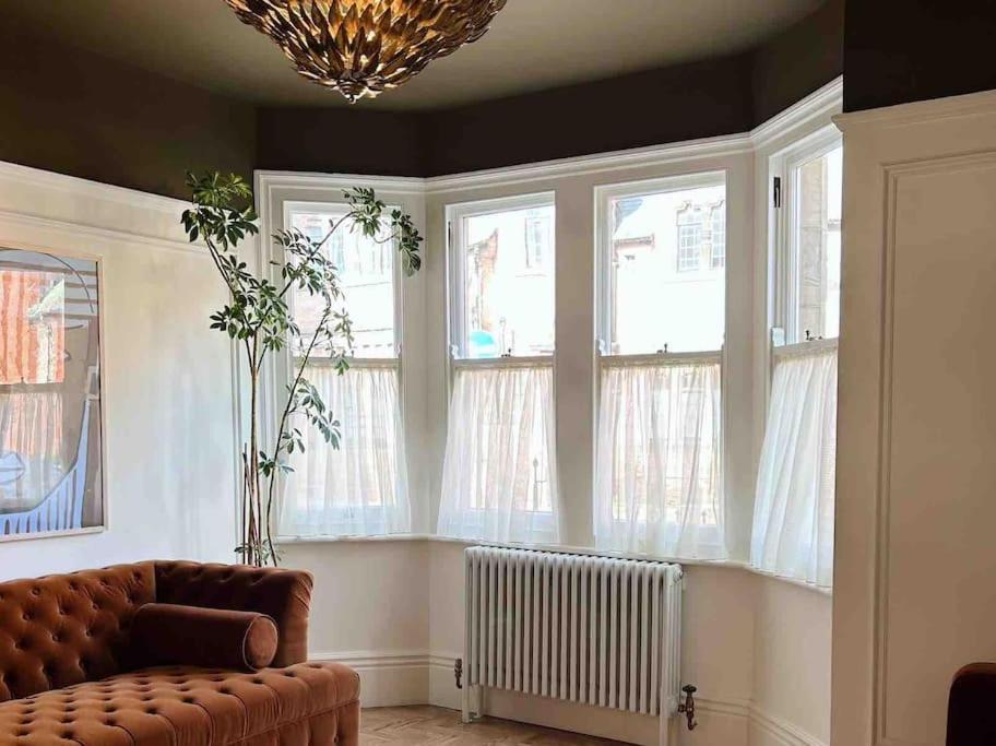 Luxury City Centre Townhouse - Sleeps 6 Chester Eksteriør bilde