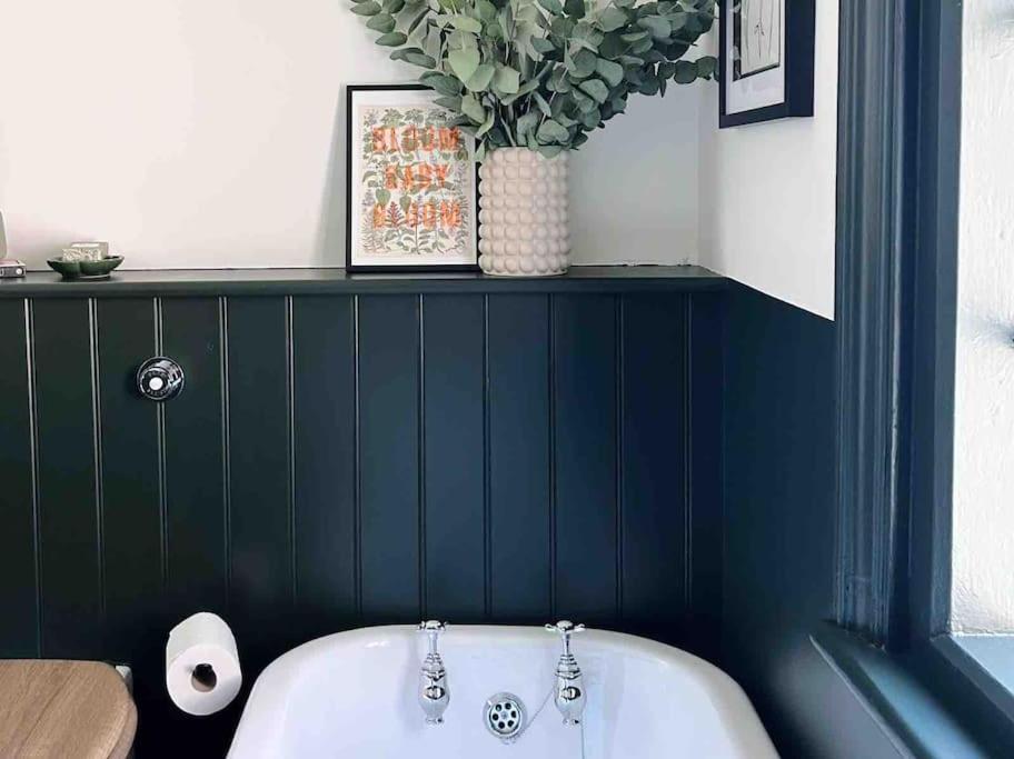 Luxury City Centre Townhouse - Sleeps 6 Chester Eksteriør bilde