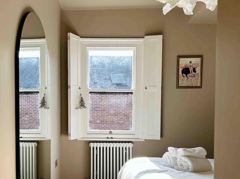 Luxury City Centre Townhouse - Sleeps 6 Chester Eksteriør bilde