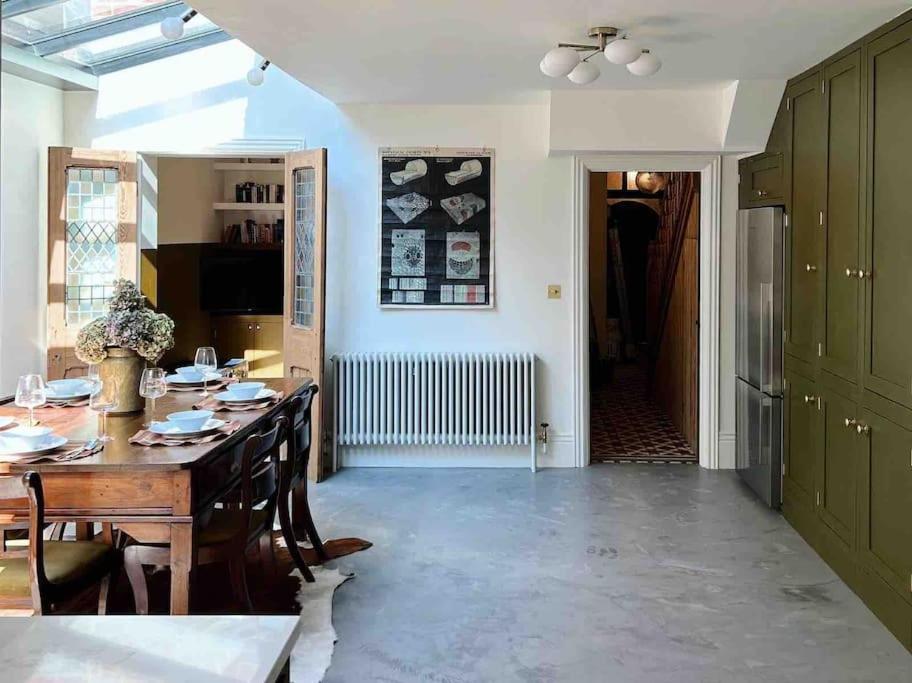 Luxury City Centre Townhouse - Sleeps 6 Chester Eksteriør bilde