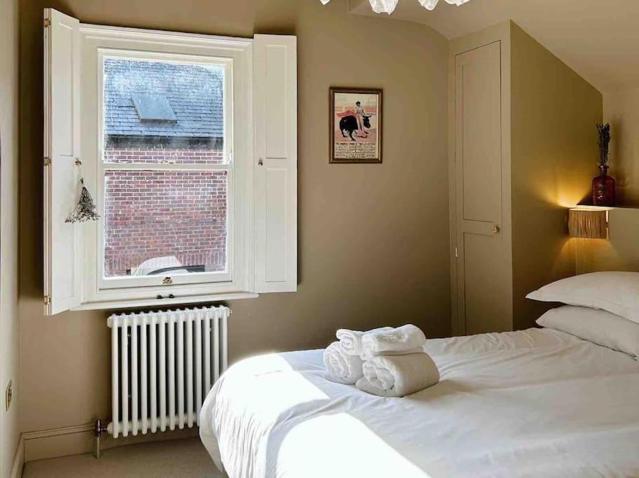 Luxury City Centre Townhouse - Sleeps 6 Chester Eksteriør bilde