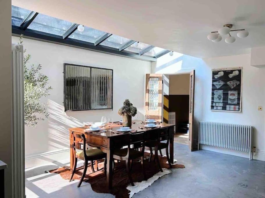 Luxury City Centre Townhouse - Sleeps 6 Chester Eksteriør bilde