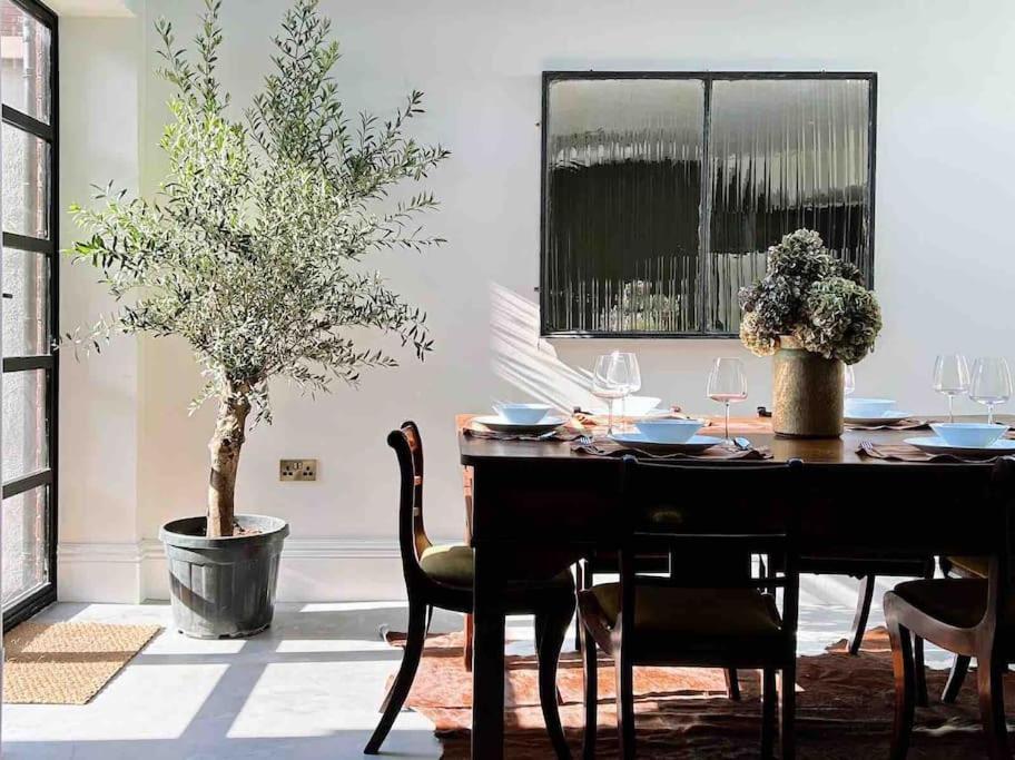 Luxury City Centre Townhouse - Sleeps 6 Chester Eksteriør bilde